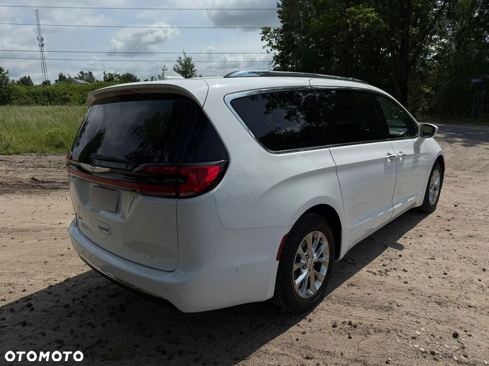 Chrysler Pacifica - 9