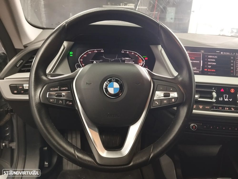 BMW 216 d Advantage — fotografia 17