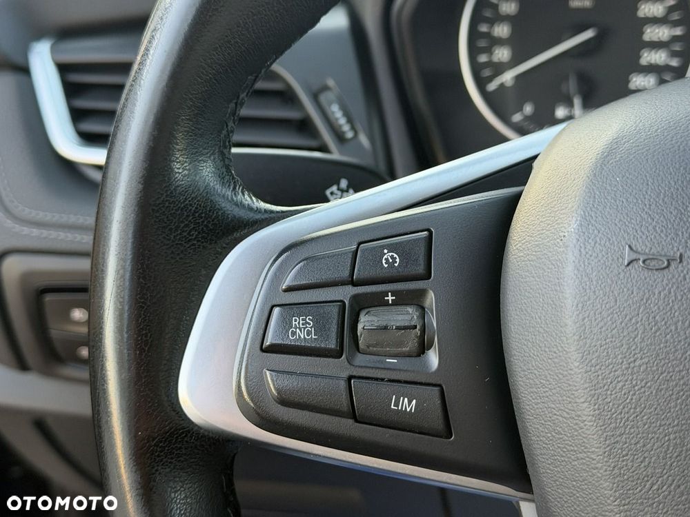 BMW Seria 2 218d Sport-Aut Luxury Line - 19