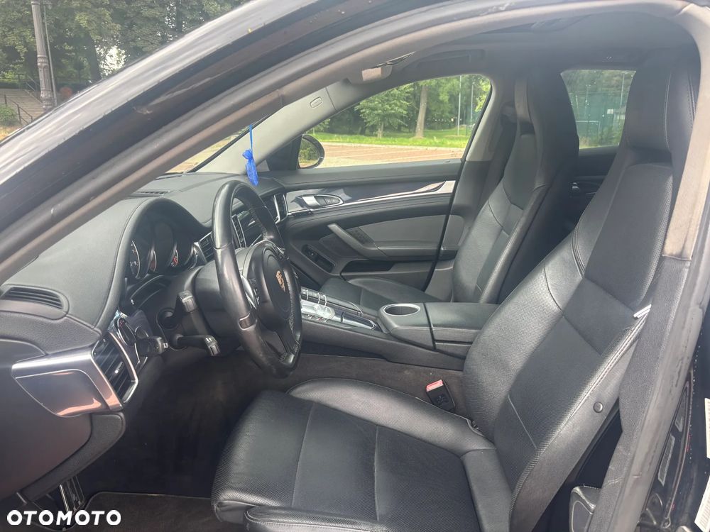 Porsche Panamera 4 Platinum Edition - 14