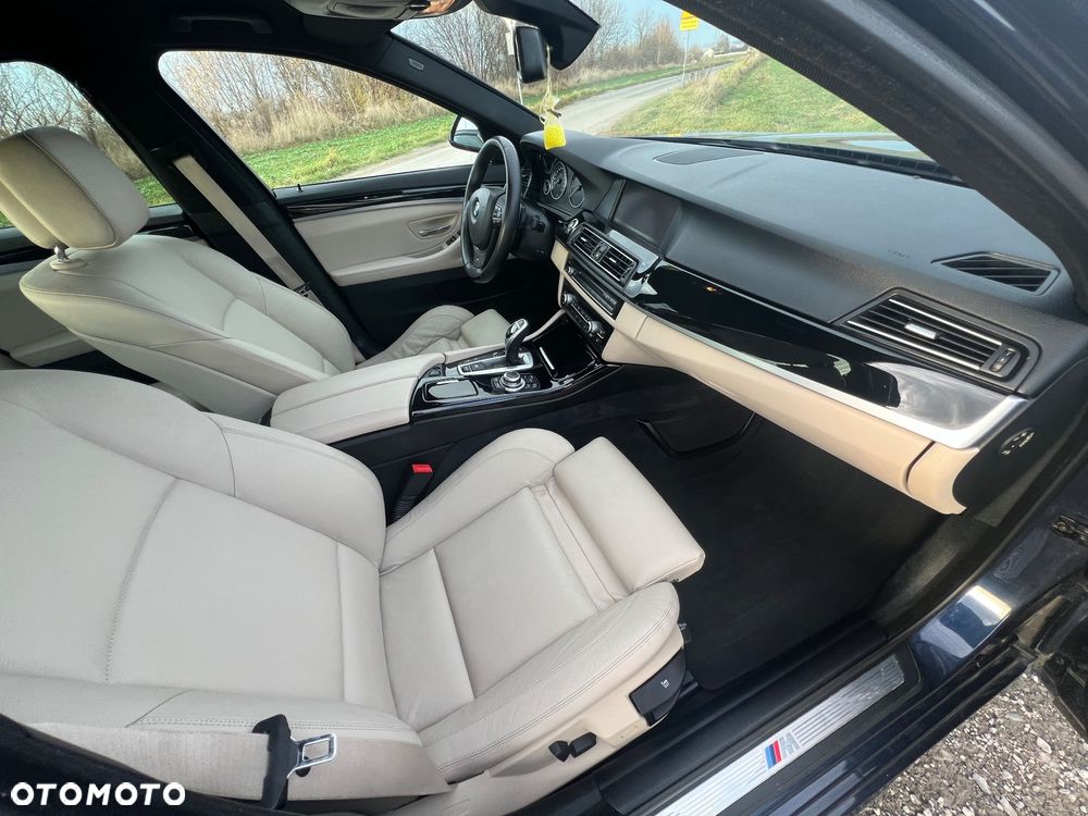 BMW Seria 5 528i xDrive Sport-Aut - 27