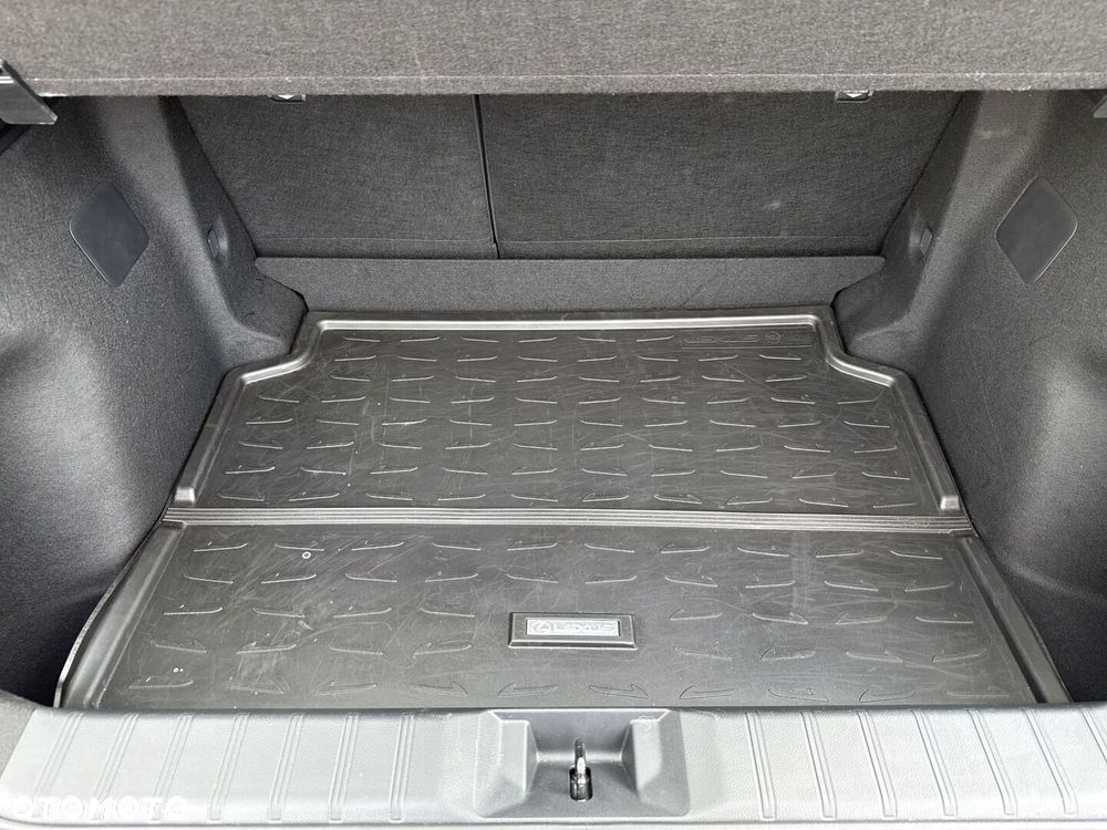 Lexus LBX 1.5 Hybrid - 14