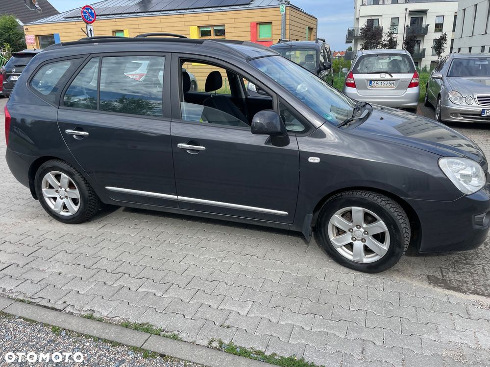 Kia Carens - 5