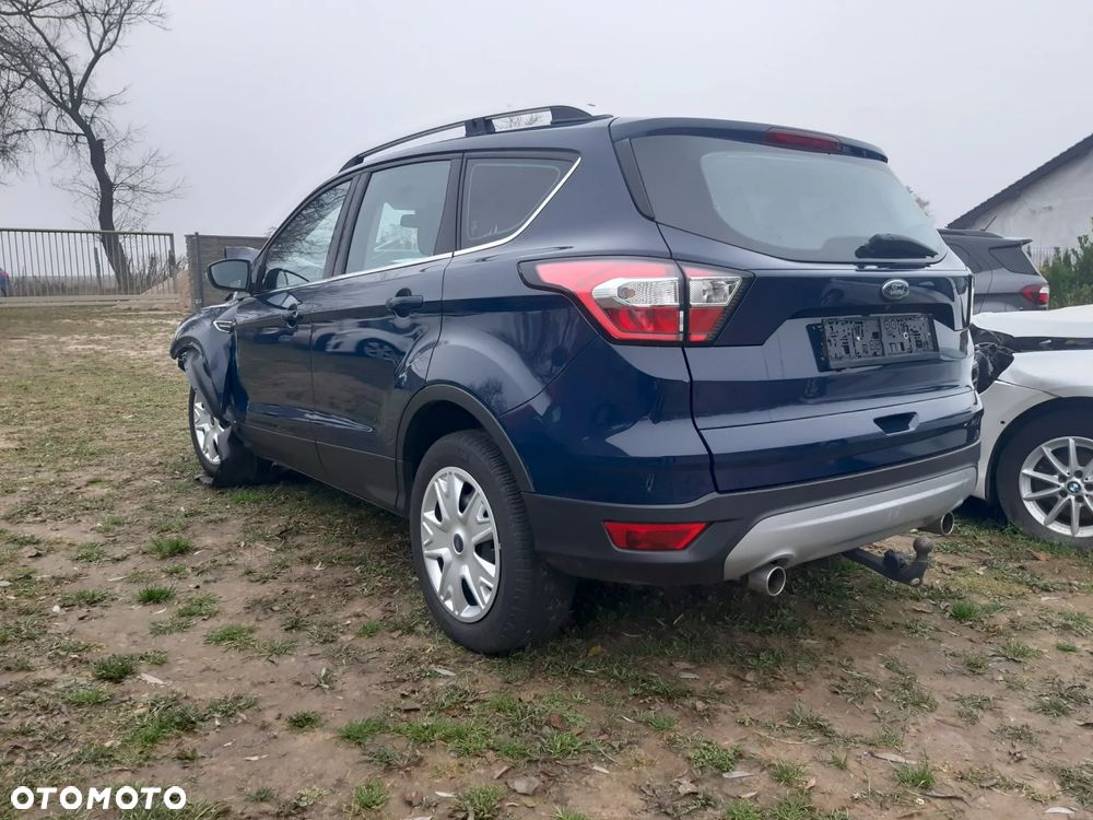 Ford Kuga 1.5 EcoBoost 2x4 Trend - 6
