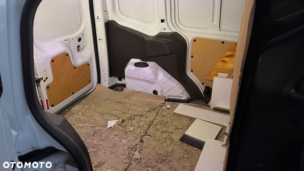 Ford Transit Courier 2018 photo 5