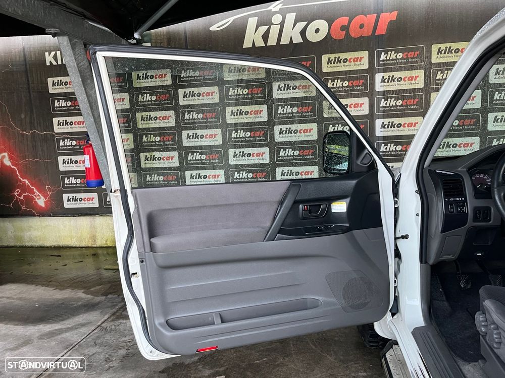 Mitsubishi Pajero 3.2 DI-D GLS - 18