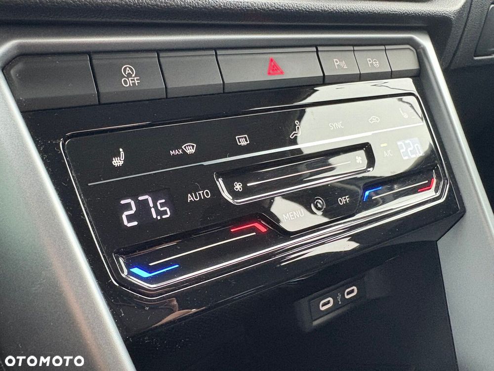 Volkswagen T-Roc 1.5 TSI Life - 24