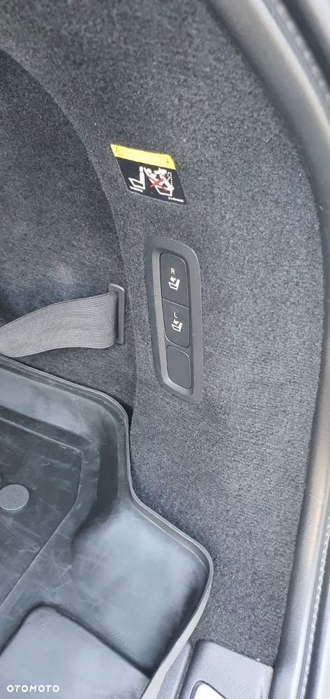 Volvo V90 D4 Momentum - 30