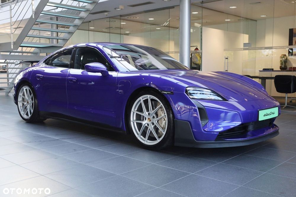 Porsche Taycan - 4