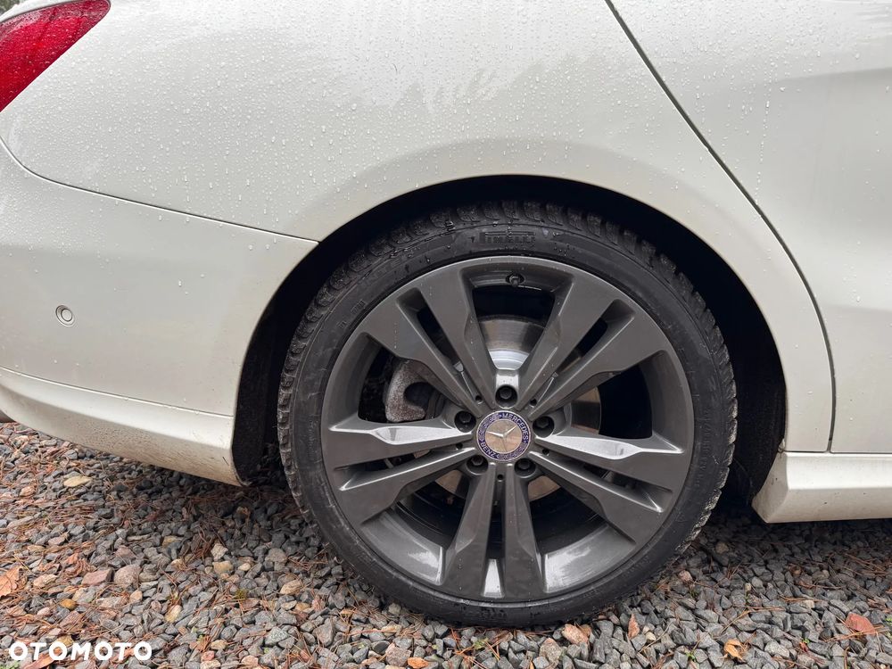 Mercedes-Benz CLA 200 7G-DCT - 40