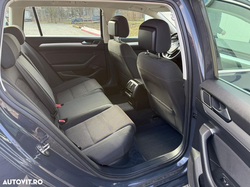 Volkswagen Passat 2.0 TDI SCR Comfortline - 17