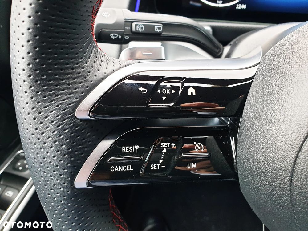 Mercedes-Benz GLB 220 d 4-Matic AMG Line 8G-DCT - 28