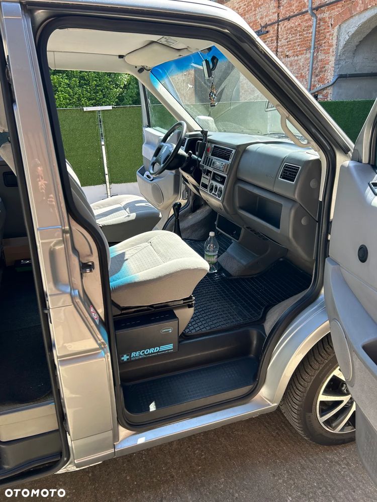 Volkswagen T4 -5 osob - 25
