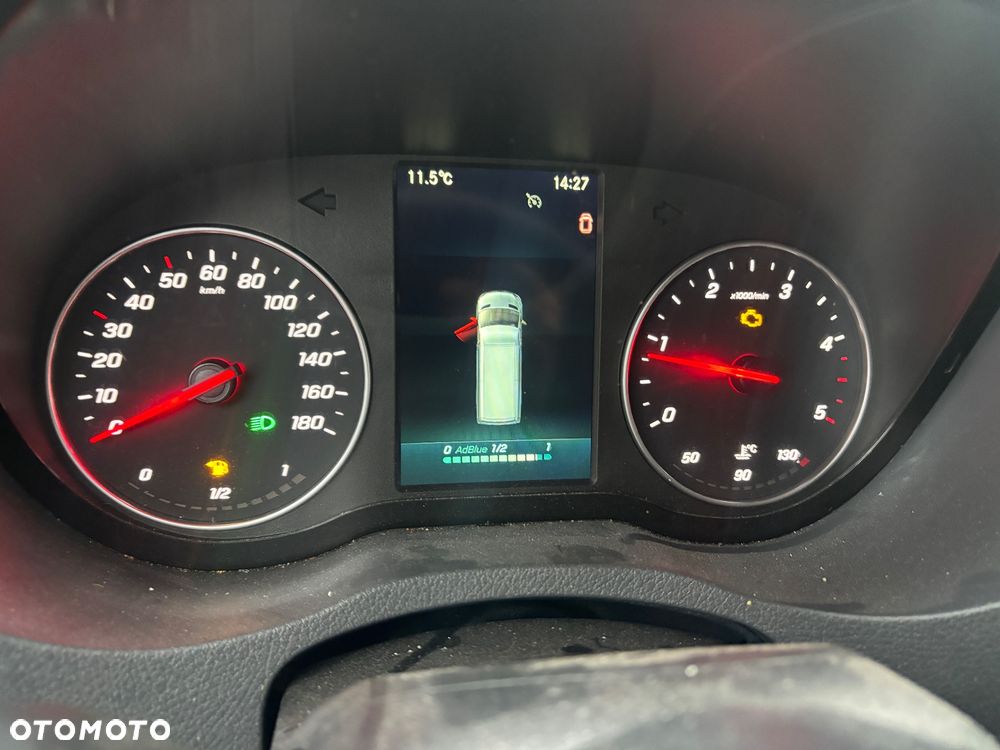 Mercedes-Benz Sprinter - 11