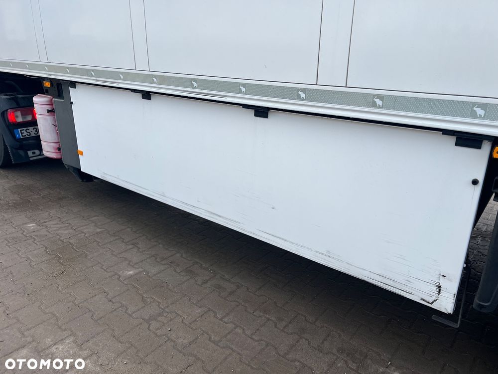 Schmitz Cargobull Carrier Vector 1550 - 12