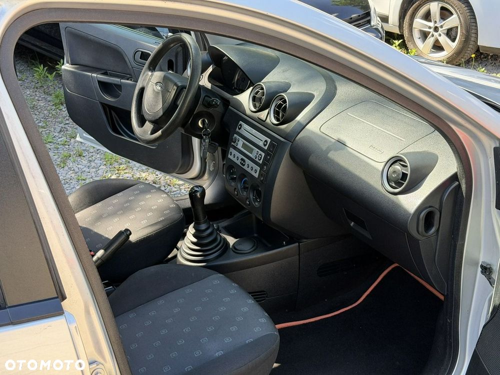 Ford Fiesta - 16