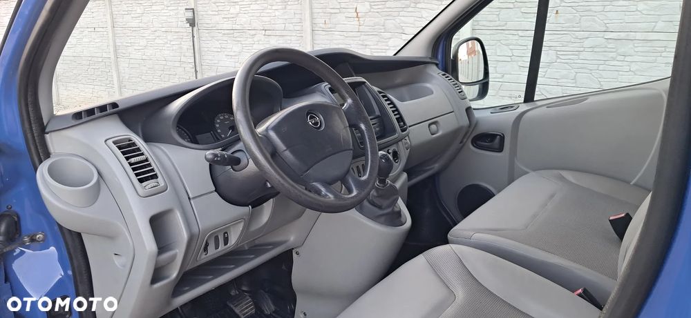 Opel Vivaro 2.5 CDTi L2H1 - 16