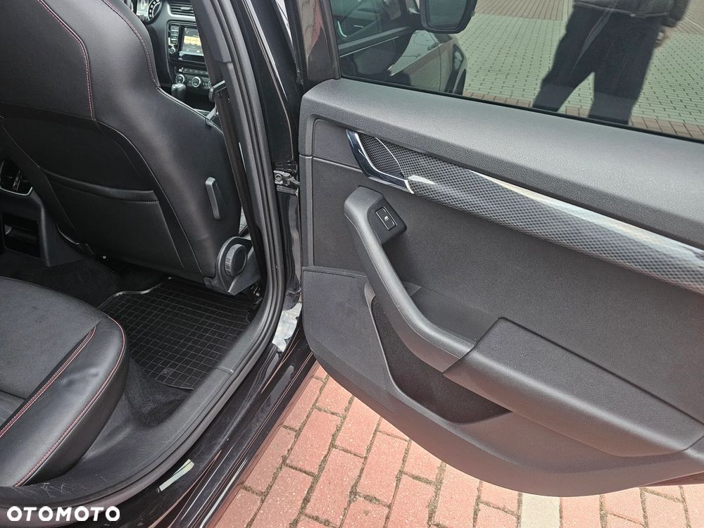 Skoda Octavia 2.0 TSI RS DSG - 22