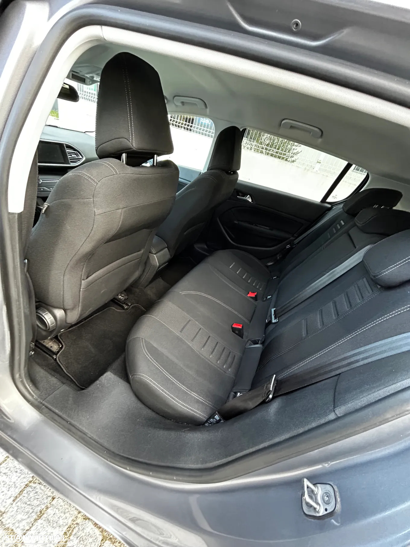 Peugeot 308 - 8