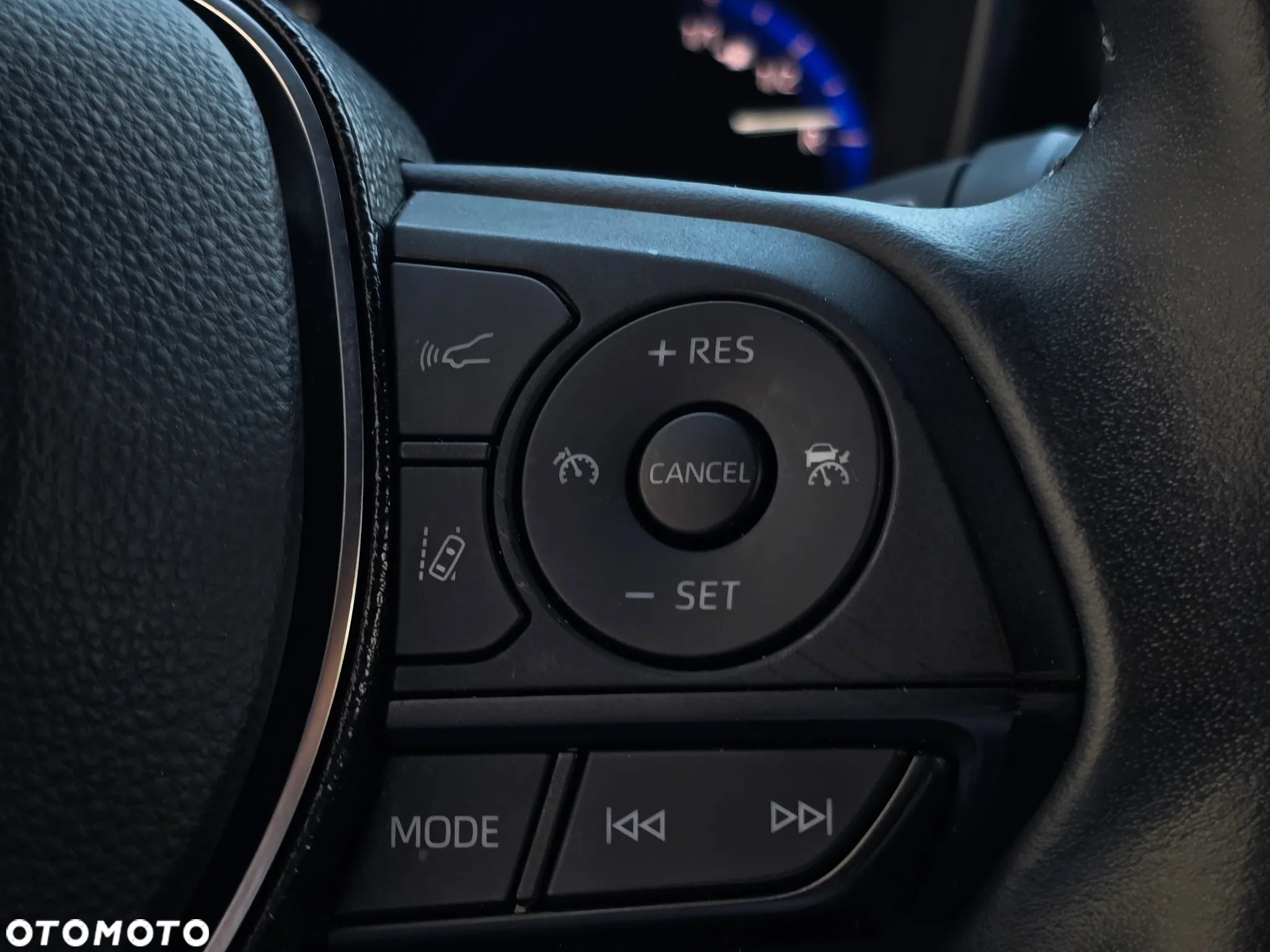 Toyota Corolla 1.8 Hybrid Executive - 24