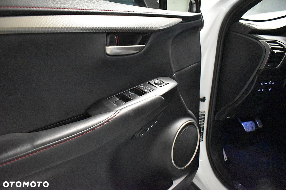 Lexus NX 300 AWD F SPORT - 19