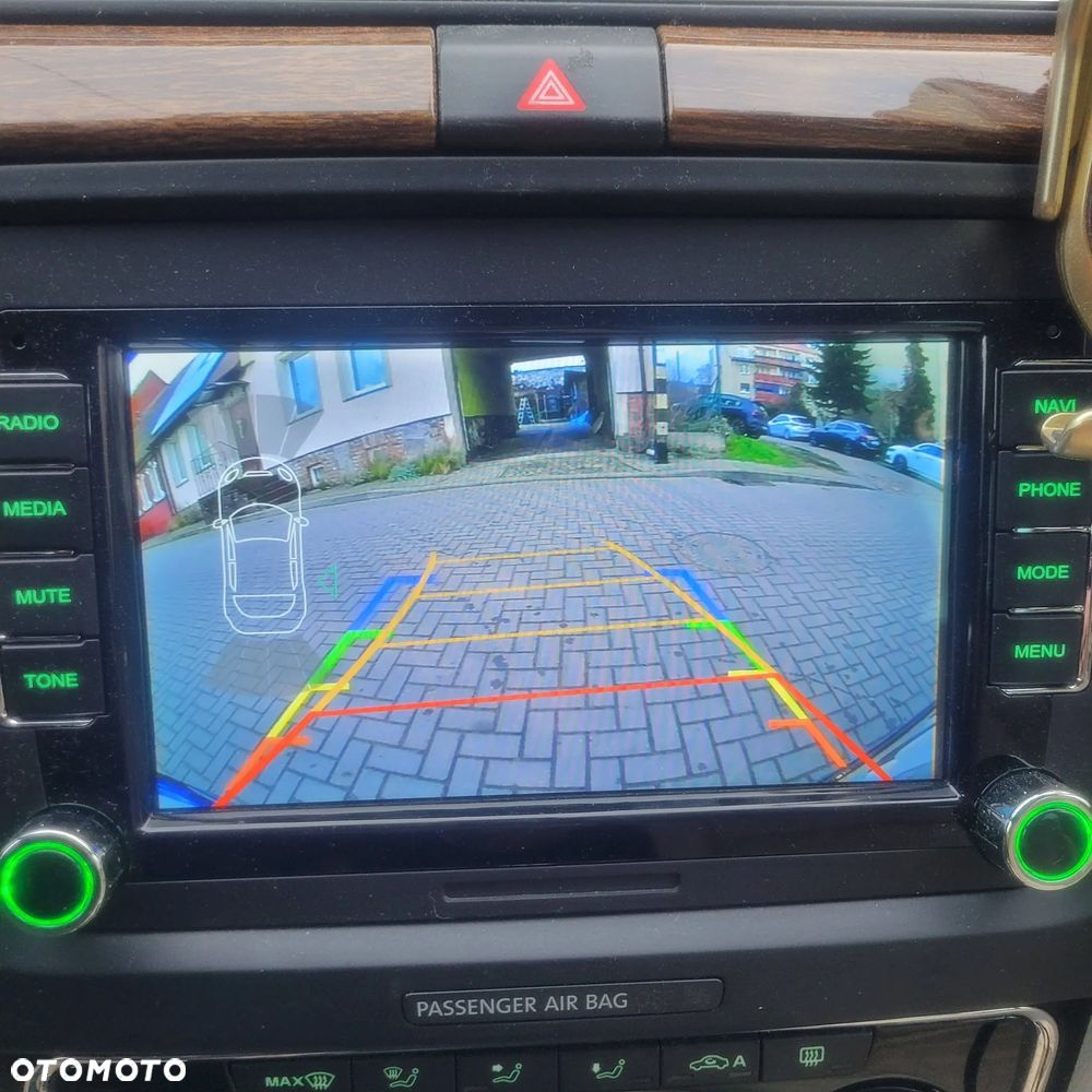 Skoda Superb 2.0 TDI L&K DSG - 11