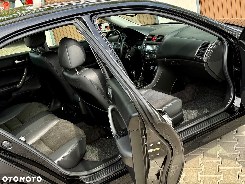 Honda Accord 2.0 Sport - 23