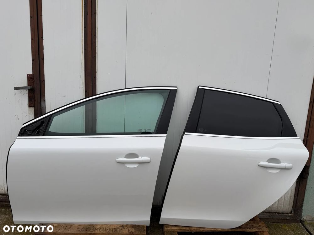 Drzwi Lewy Przód Lewy Tył VOLVO V40 KOLOR 707 Strona Lewa Kompletne - 1