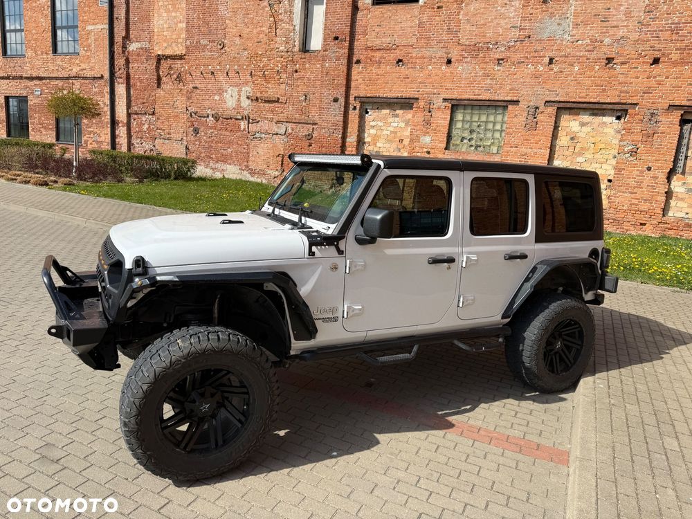 Jeep Wrangler - 15