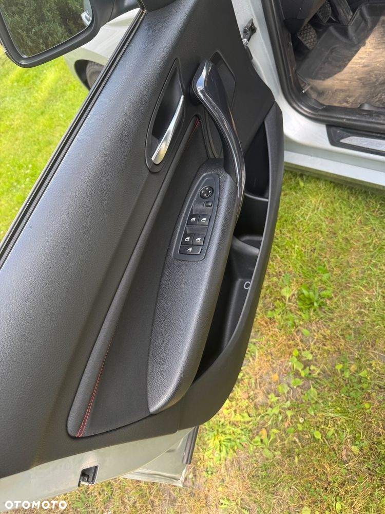 BMW Seria 1 116i Sport Line - 11