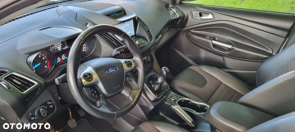 Ford Kuga 1.5 EcoBoost 2x4 Titanium - 11