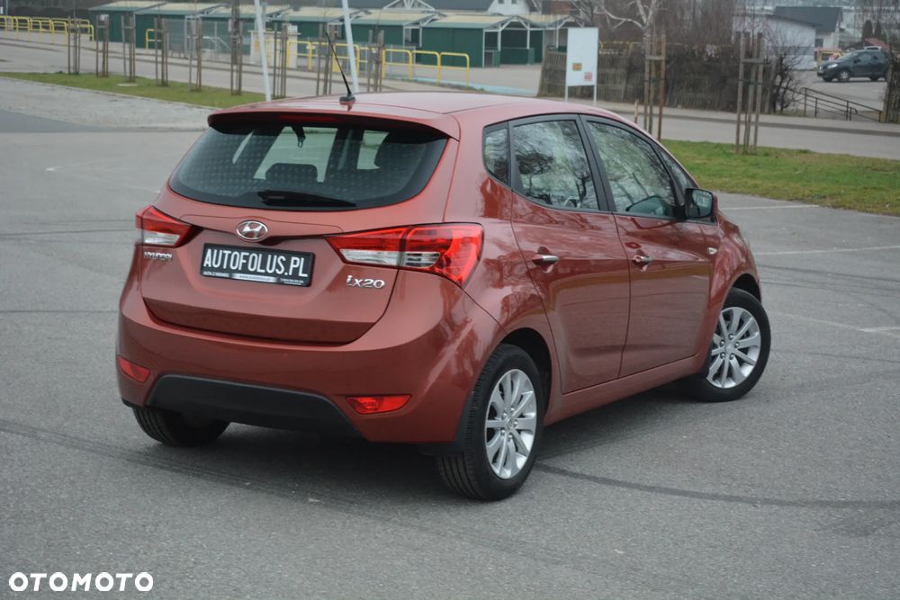 Hyundai ix20 - 12