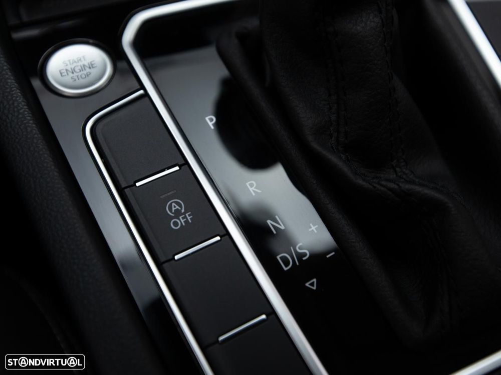 VW Passat Variant 2.0 TDI Business DSG - 18