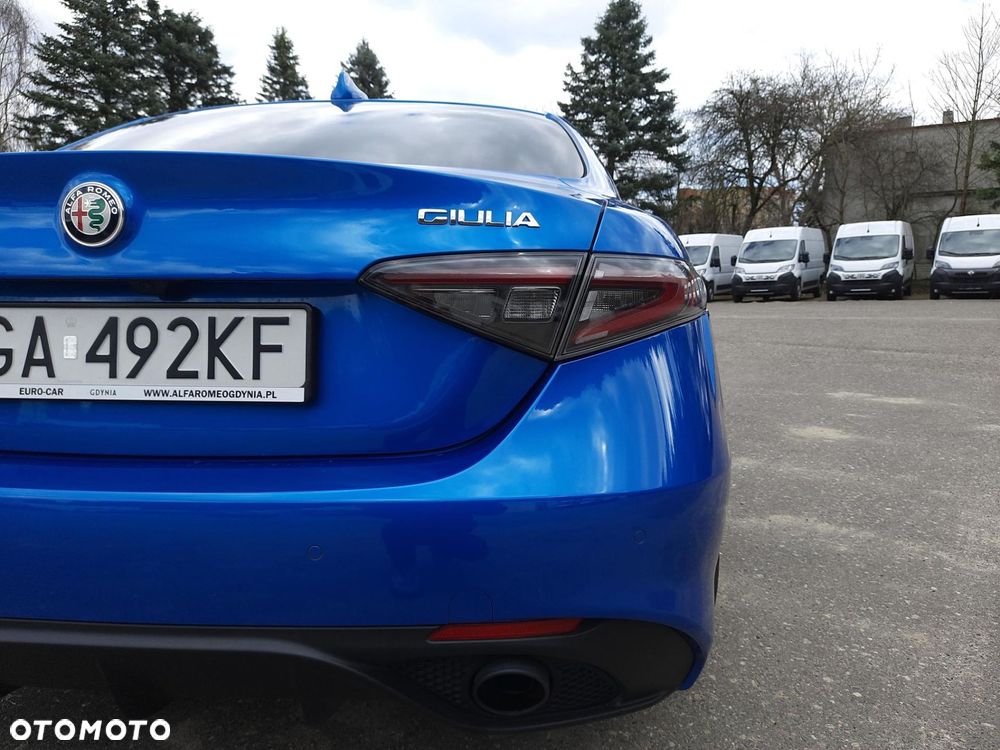 Alfa Romeo Giulia - 19