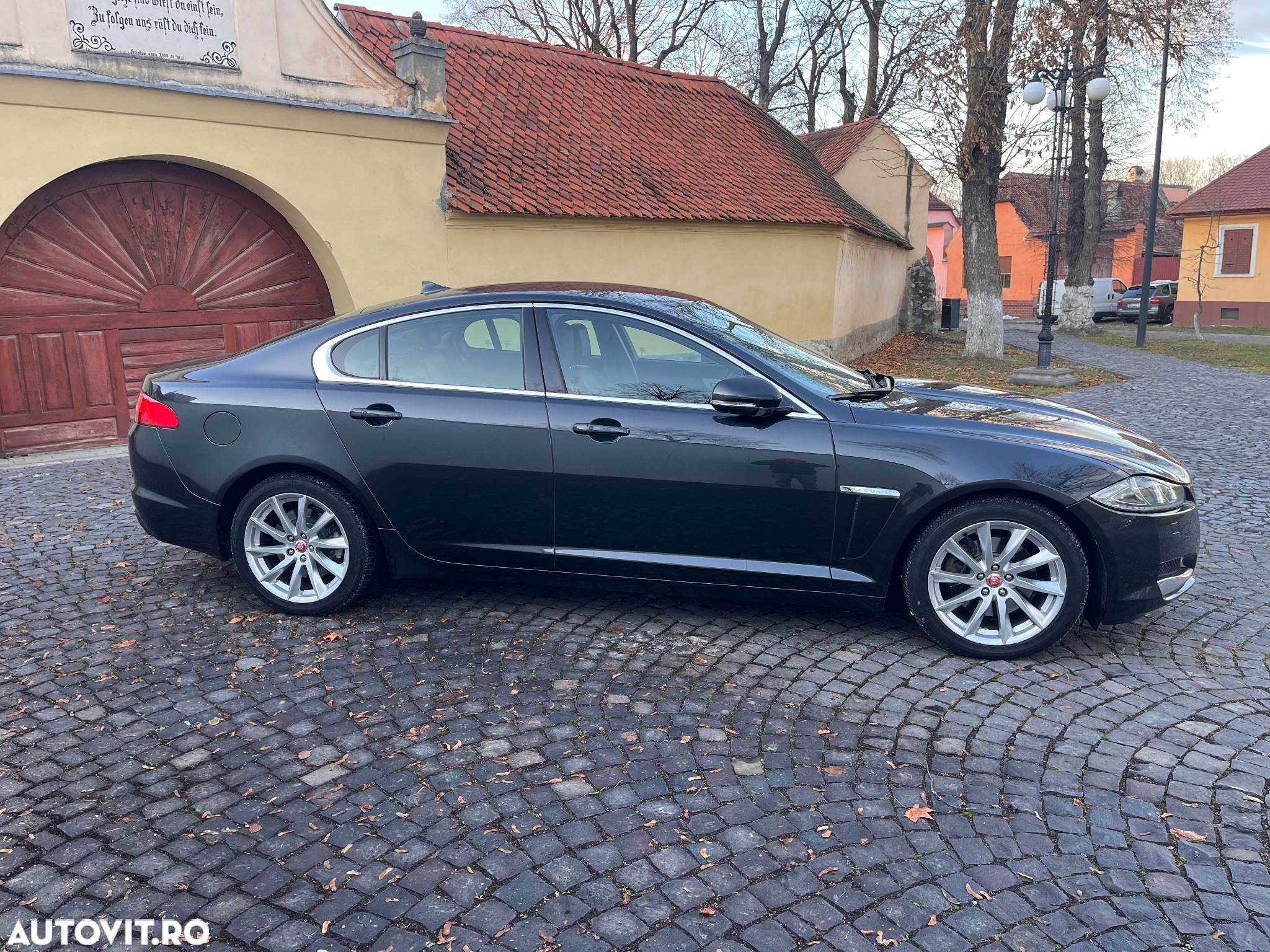 Jaguar XF 2.2D Premium Luxury - 22