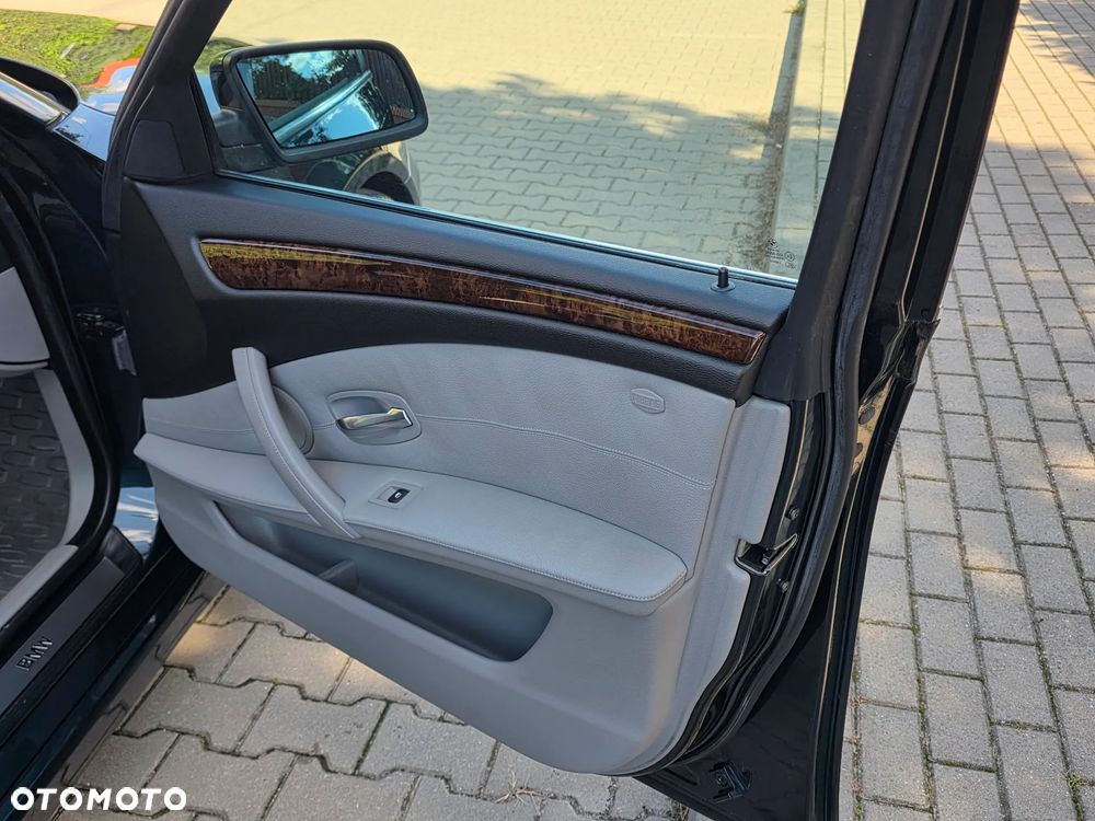 BMW Seria 5 530xi - 26