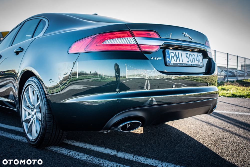 Jaguar XF - 8