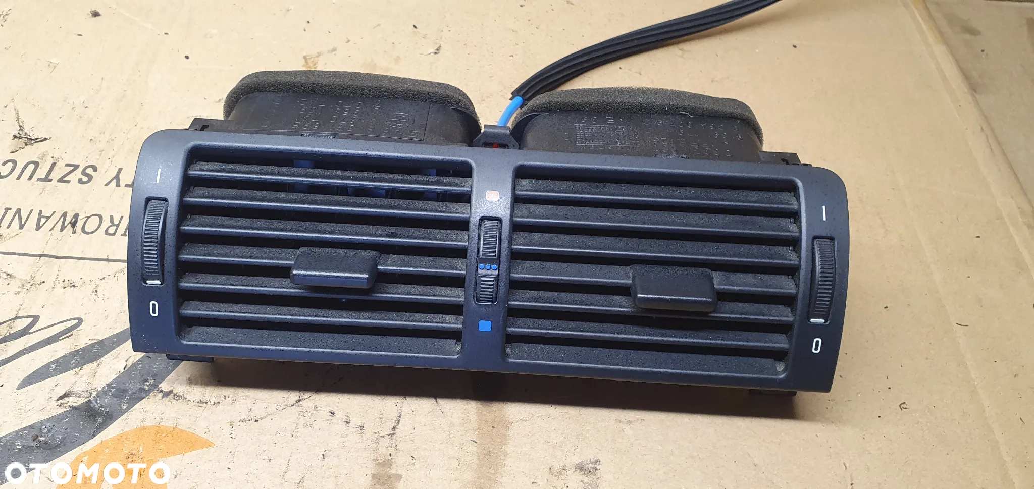 Kratka nawiewu powietrza środkowa BMW 3 E46 8363199 - 2