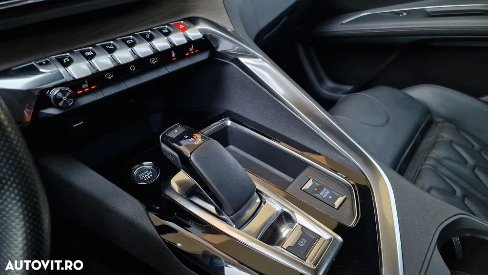 Peugeot 3008 Plug-In Hybrid 225 e-EAT8 GT - 14