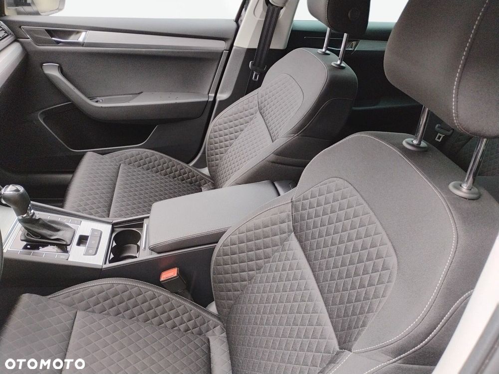 Skoda Superb 1.5 TSI Ambition DSG - 14