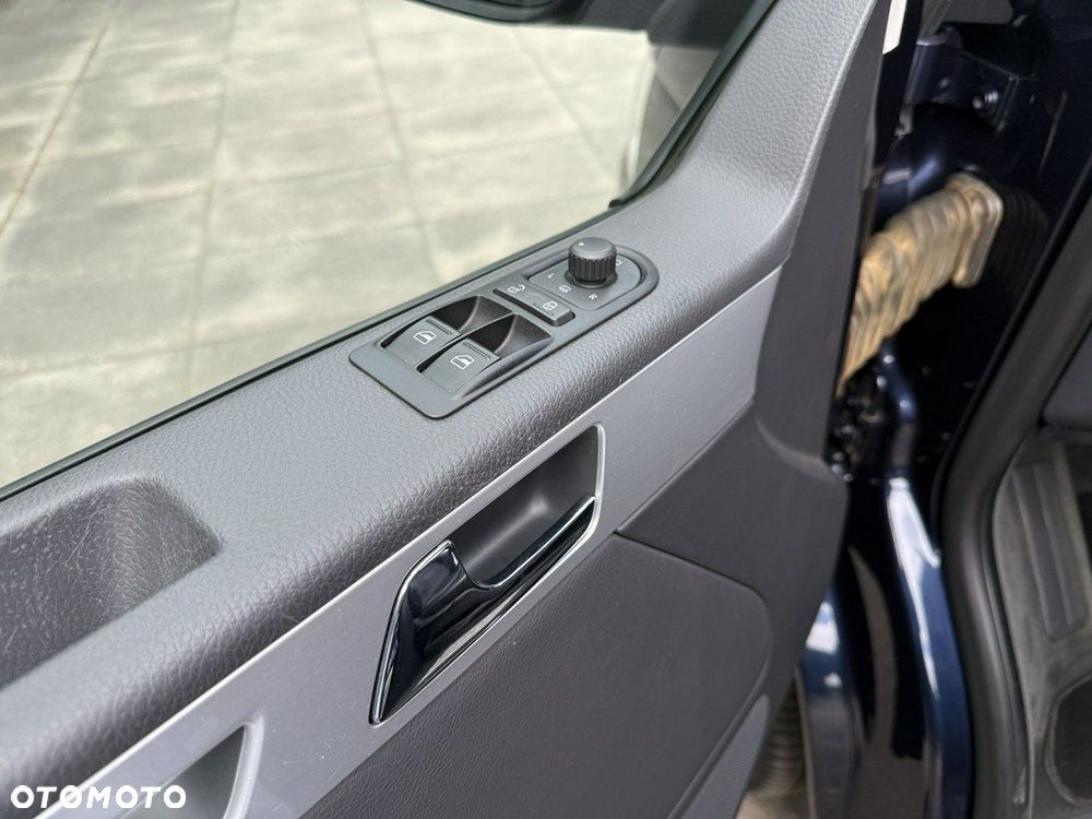 Volkswagen Multivan - 22