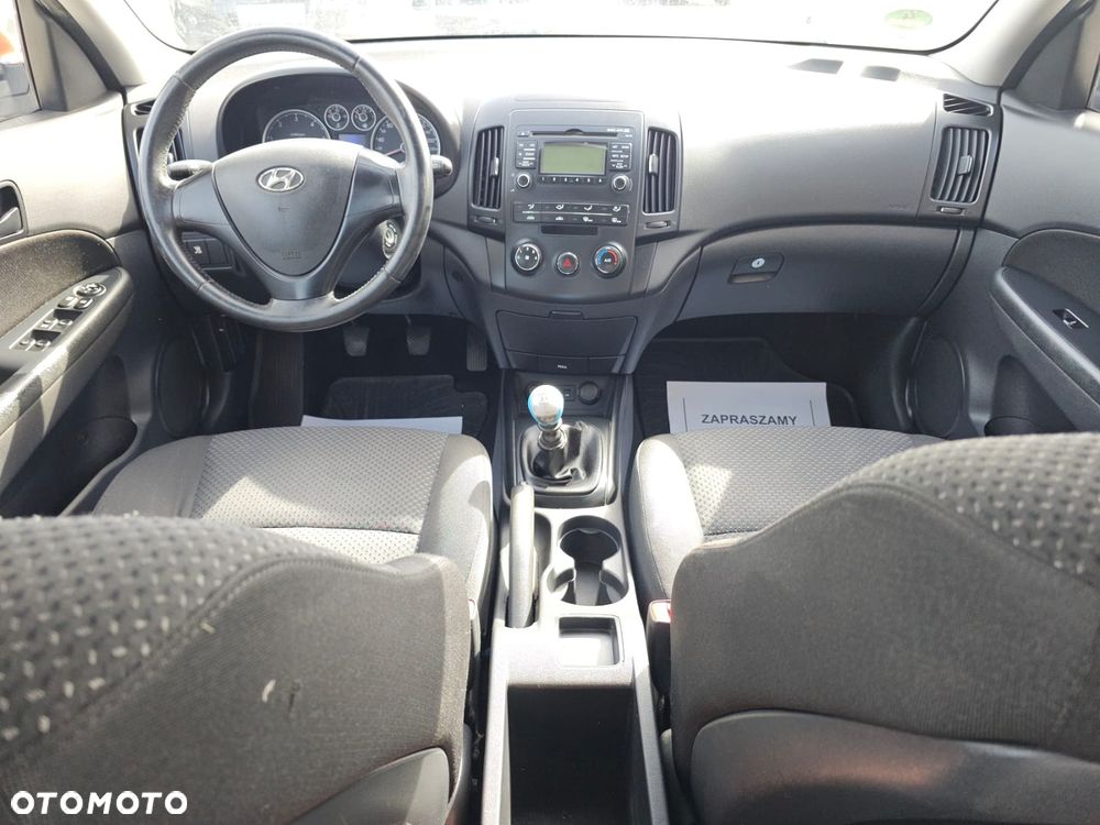 Hyundai i30 1.6 CRDi Base + World Cup - 9