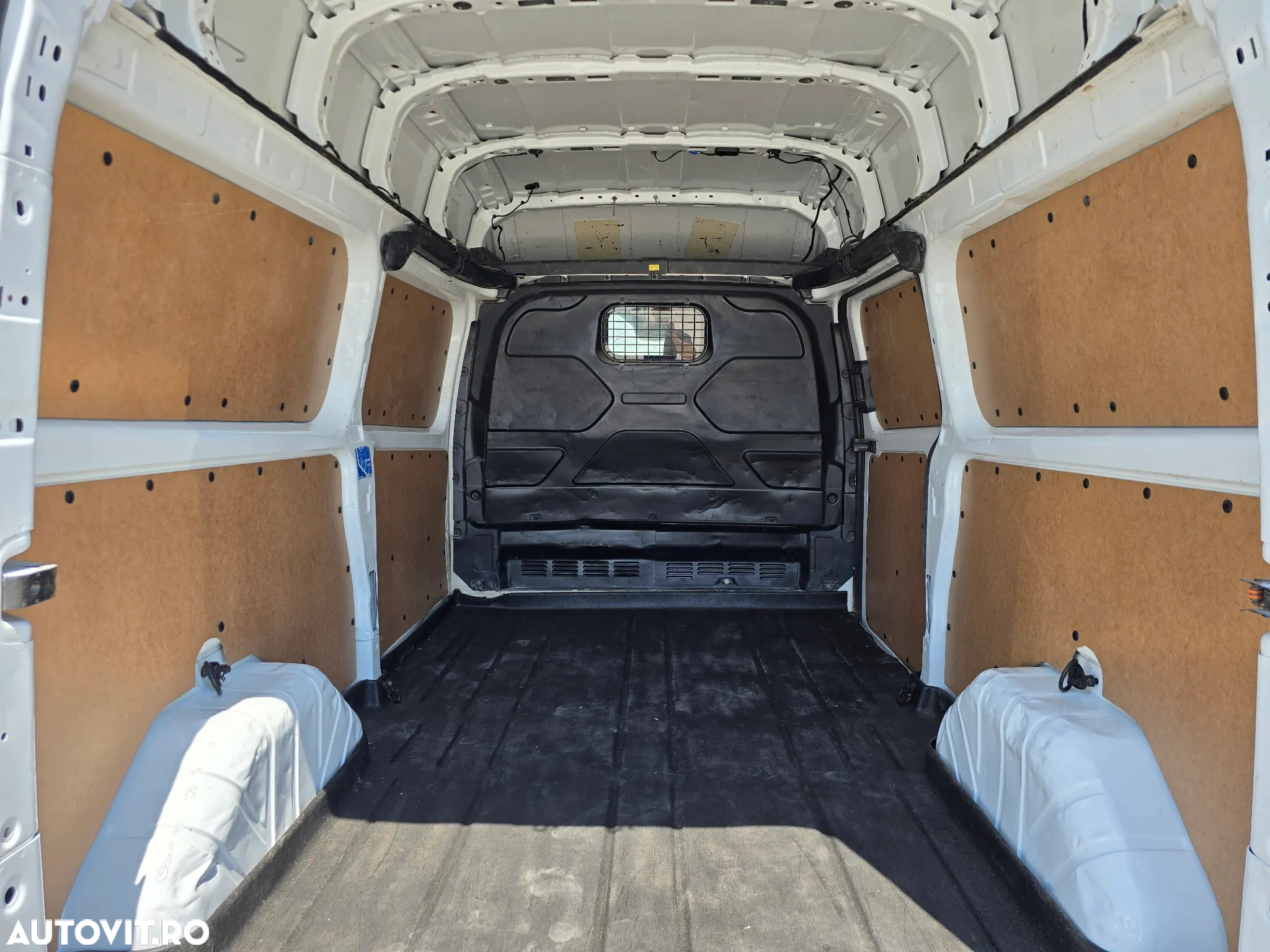 Ford New Transit Custom L2H2 - 12