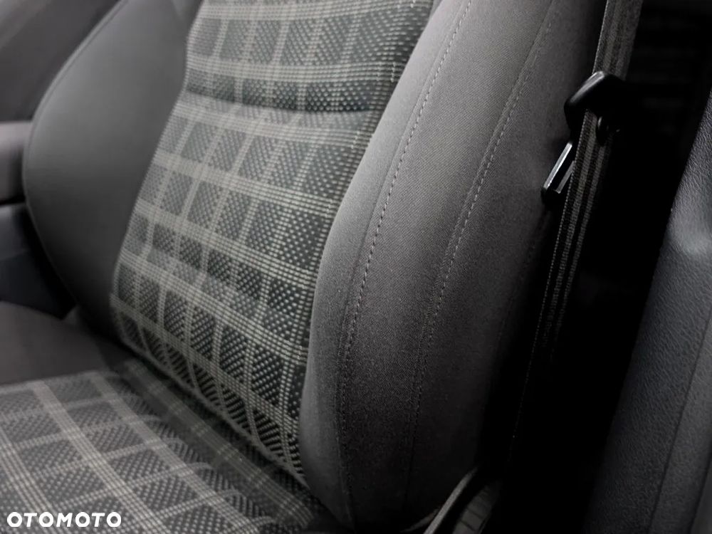 Audi A4 Avant 2.0 TDI Design S tronic - 15