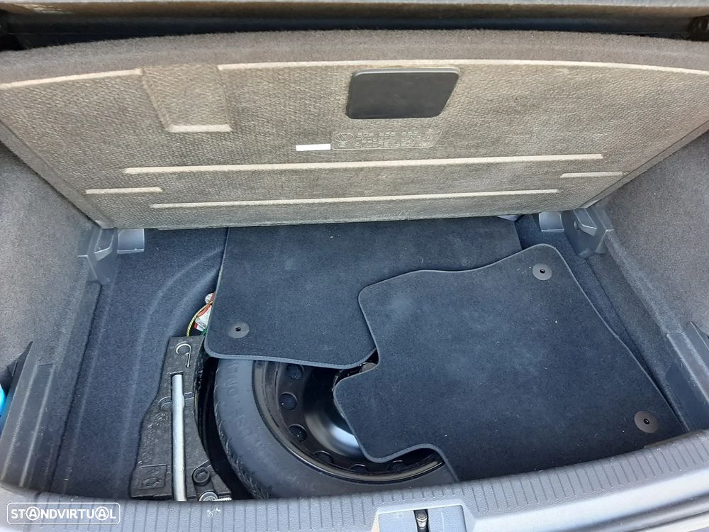 VW Golf 1.6 TDI R-Line - 23