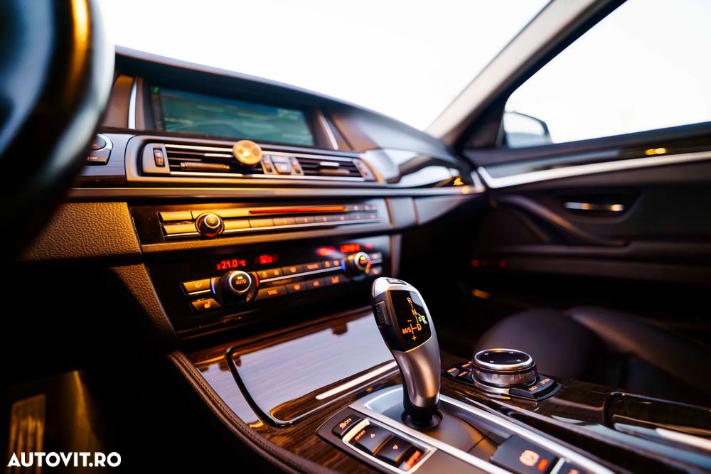 BMW Seria 5 530d Sport-Aut. Luxury Line - 14