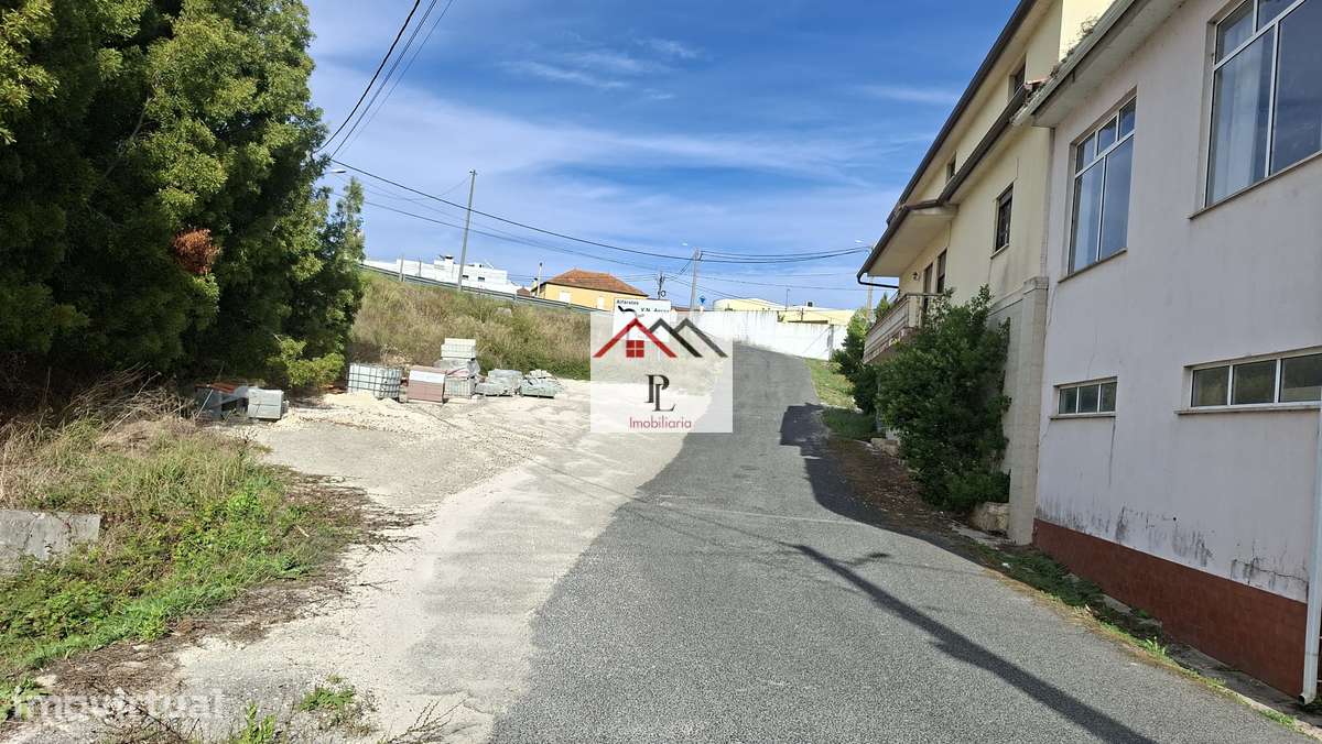 Moradia T4 c/sotão + Espaço Comercial | Soure | Coimbra - Grande imagem: 4/28