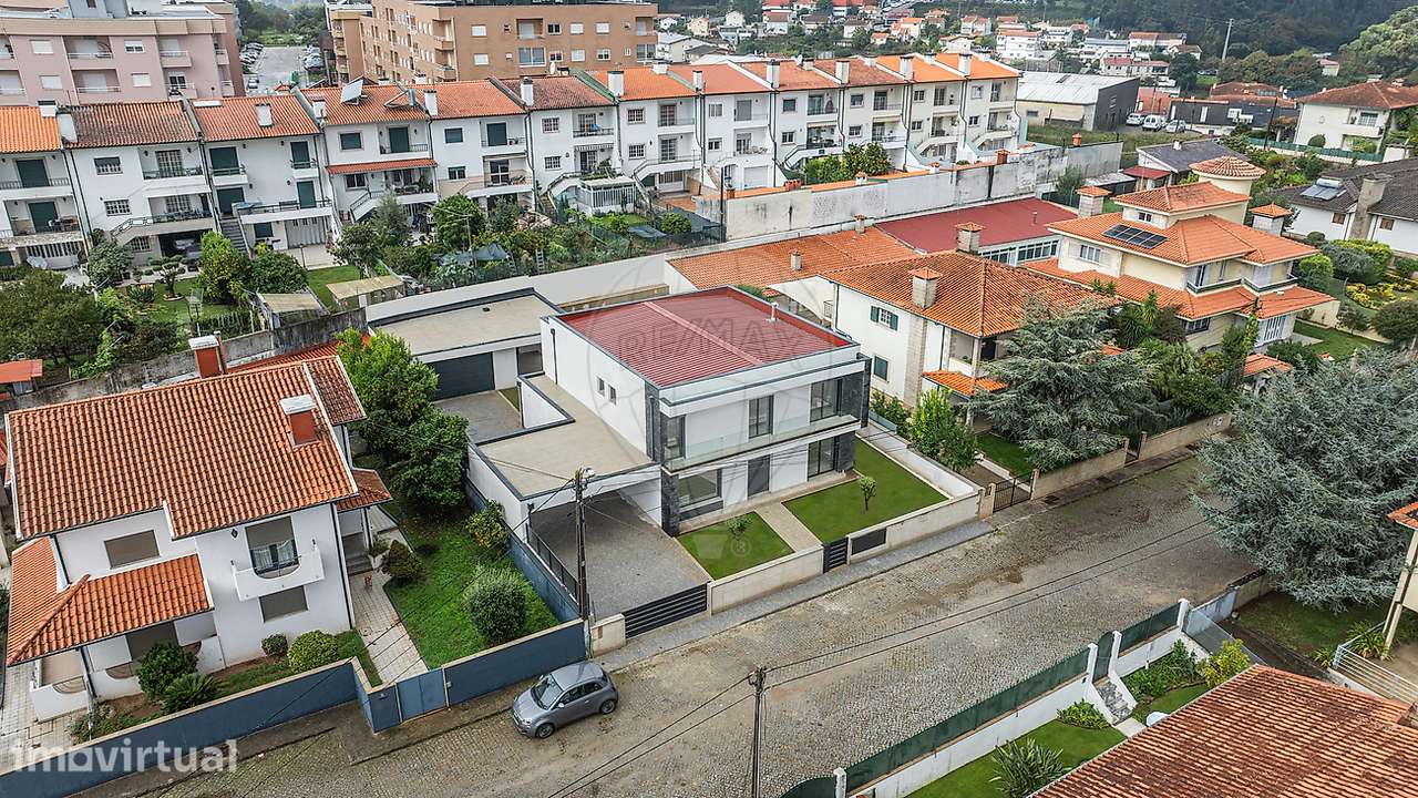 Moradia Individual T4 com piscina, de luxo, em Ferreiros, Braga! - Grande imagem: 4/23