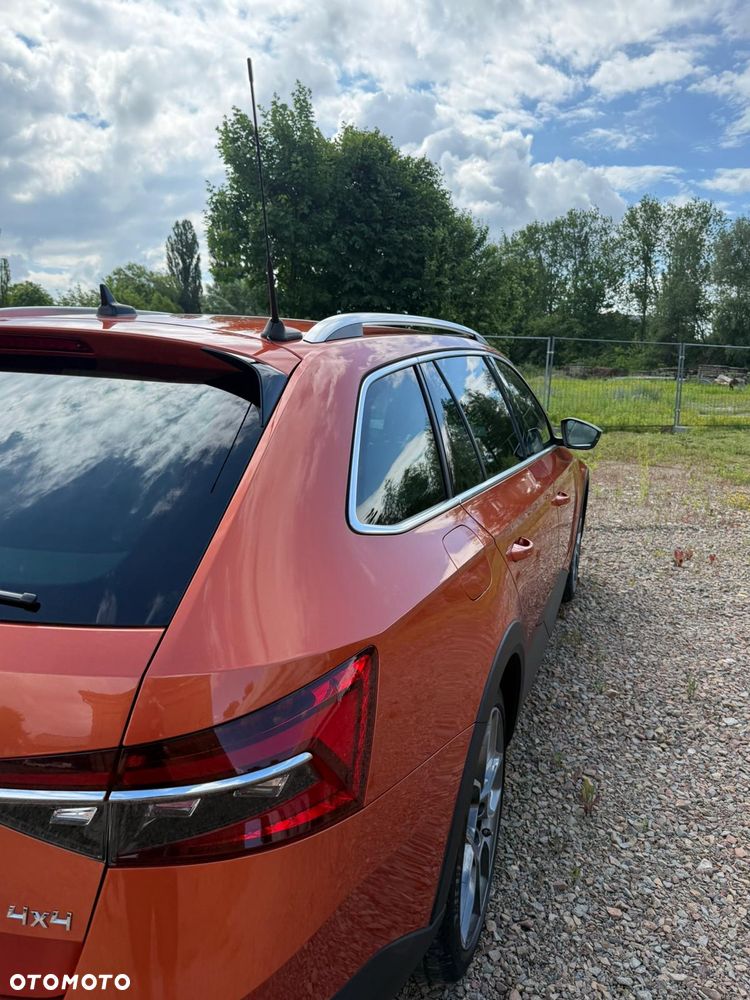 Skoda Superb 2.0 TDI SCR 4x4 Scout DSG - 3