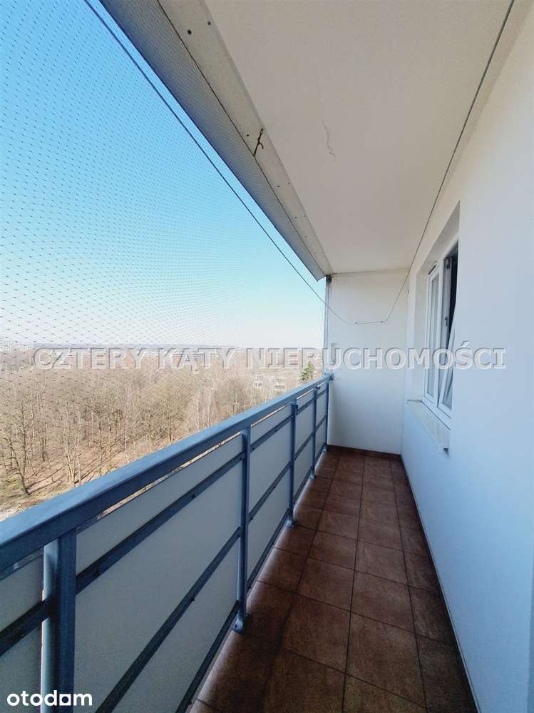 Kawalerka do wprowadzenia 2 pokoje.